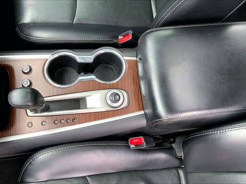 Used 2018 Nissan Pathfinder Platinum image 14