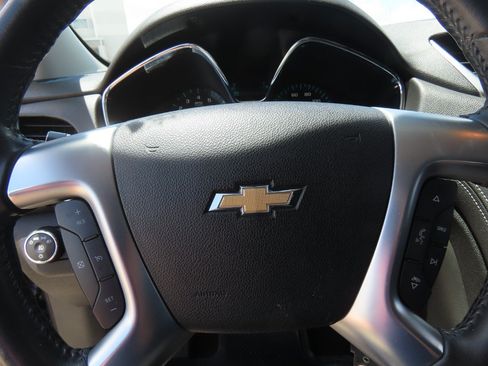 Used 2017 Chevrolet Traverse LT FWD image 29