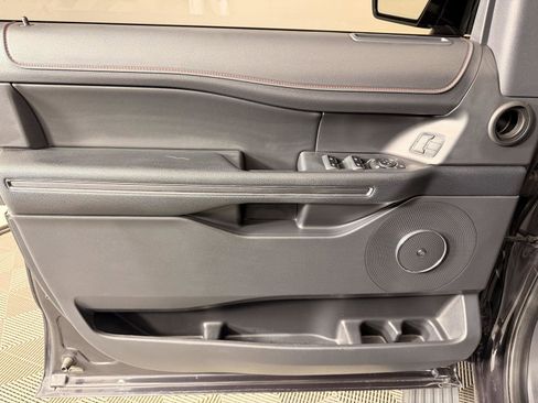 Used 2022 Ford Expedition Max Limited image 14