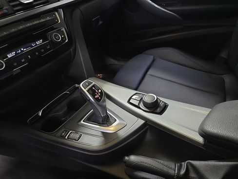 Used 2018 BMW 330i Sedan RWD image 25