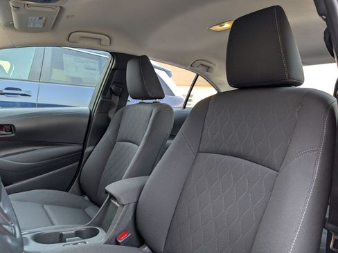 Used 2025 Toyota Corolla LE FWD image 17