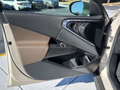 Used 2025 BMW X3 xDrive30i w/ Premium Package image 14