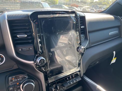 New 2026 RAM 1500 Big Horn AWD/4WD image 13
