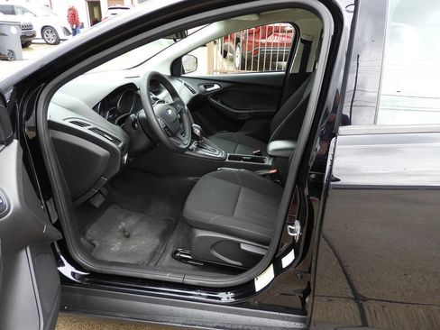 Used 2018 Ford Focus SE FWD image 15