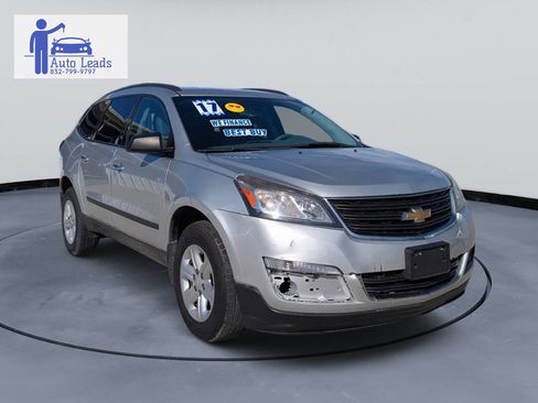 Used 2017 Chevrolet Traverse LS image 2