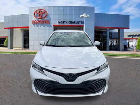 Used 2020 Toyota Camry LE image 3