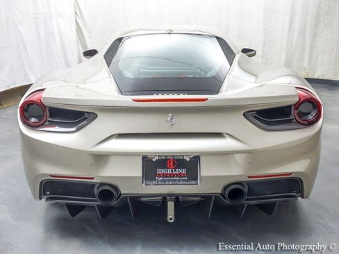 Used 2016 Ferrari 488 GTB RWD image 7