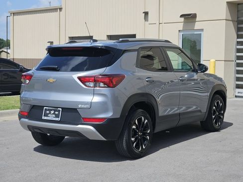Used 2023 Chevrolet TrailBlazer LT FWD image 4