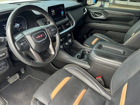 Used 2024 GMC Yukon XL AT4 w/ Technology Package AWD/4WD image 13