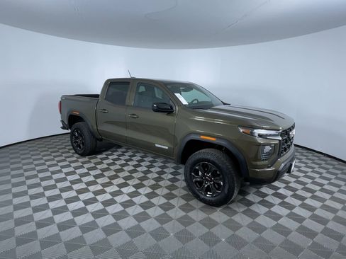 Used 2024 GMC Canyon Elevation image 2