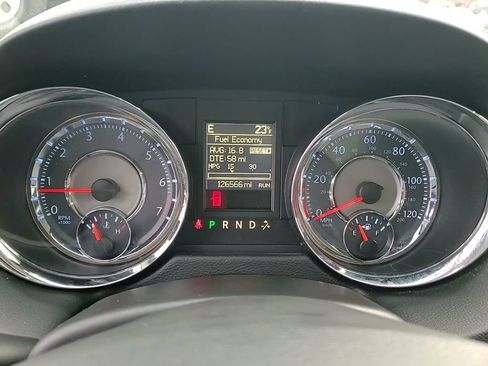 Used 2016 Chrysler Town & Country Touring w/ Driver Convenience Group image 18