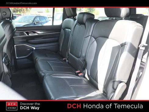 Used 2024 Jeep Wagoneer 2WD image 19
