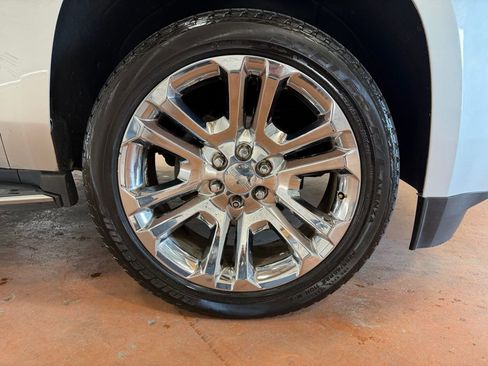 Used 2018 GMC Yukon SLT w/ Premium Edition image 9