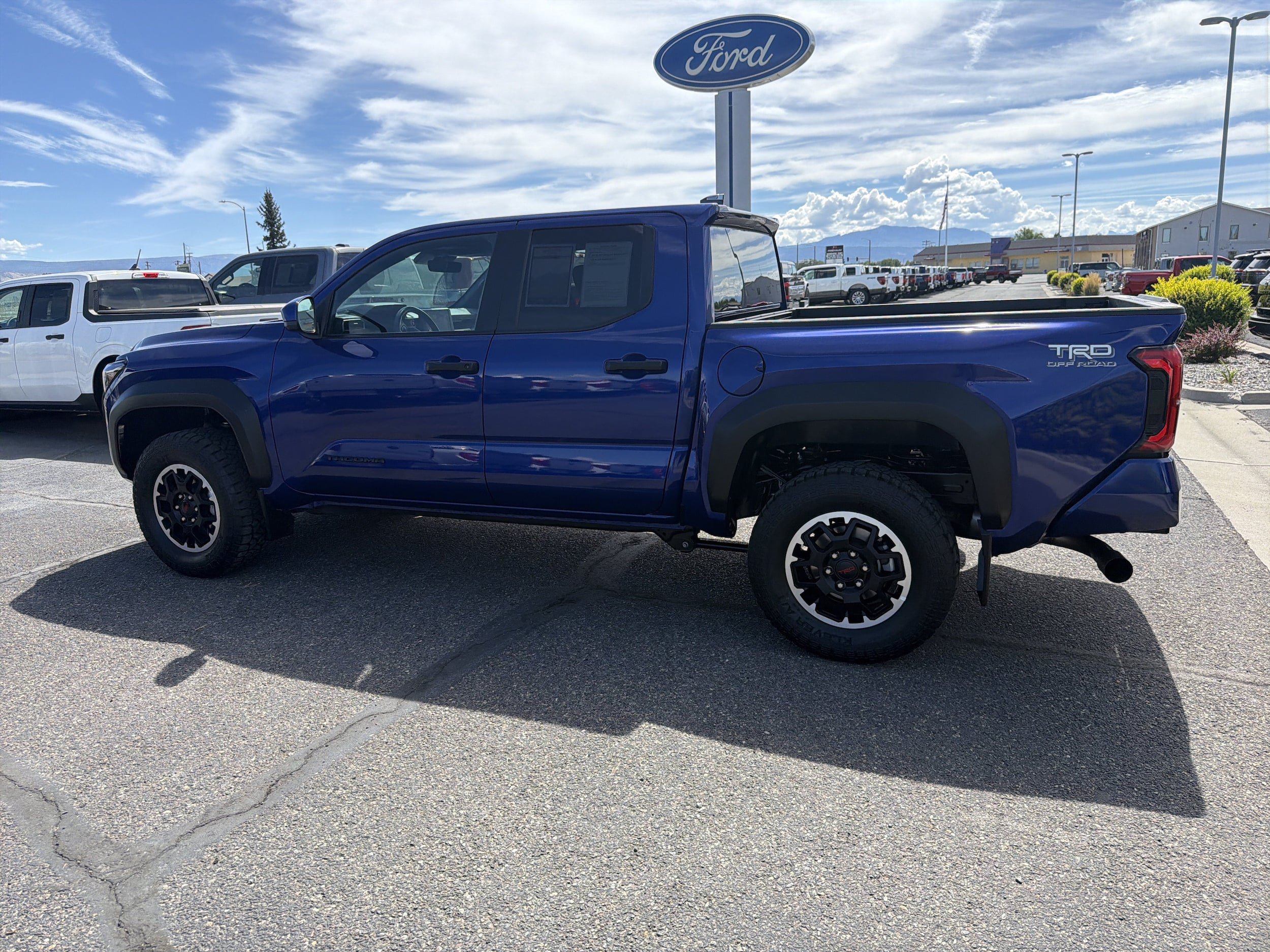 Used 2024 Toyota Tacoma TRD Off-Road AWD/4WD image 4