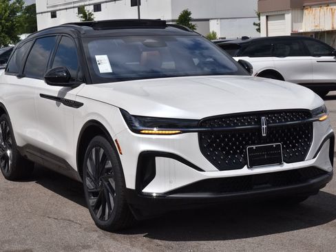 New 2026 Lincoln Nautilus Reserve AWD/4WD image 3