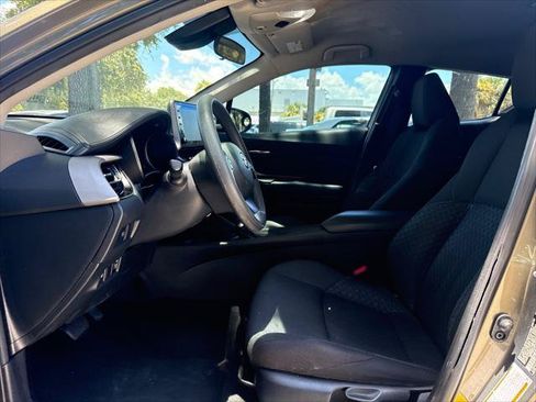 Used 2021 Toyota C-HR LE FWD image 13