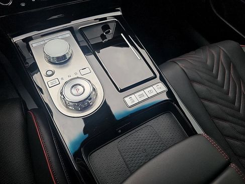 Used 2025 Genesis G80 3.5T Sport image 27