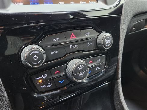 Used 2023 Chrysler 300 S image 33