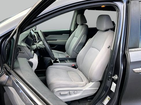 Used 2019 Honda Odyssey EX image 11