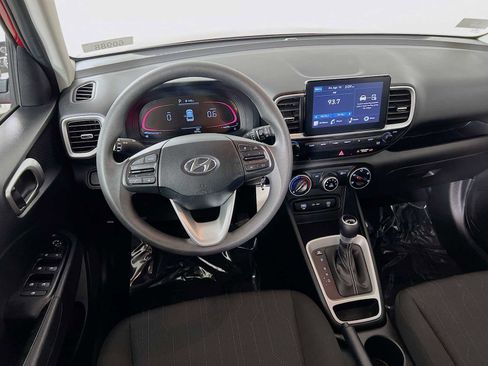 Used 2024 Hyundai Venue SE image 21