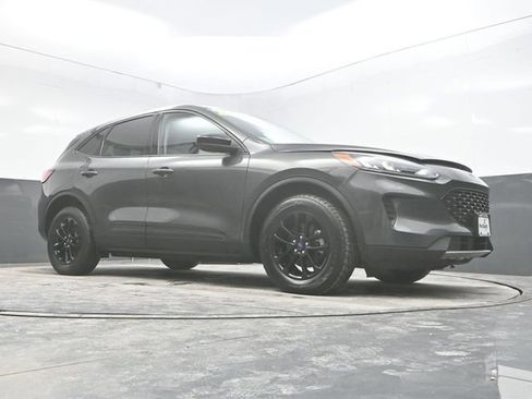 Used 2020 Ford Escape SE Sport image 27