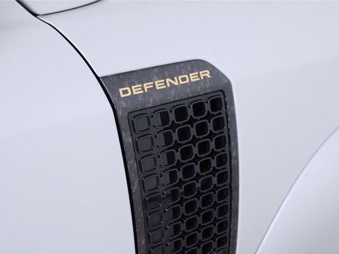 Used 2026 Land Rover Defender 110 OCTA AWD/4WD image 10