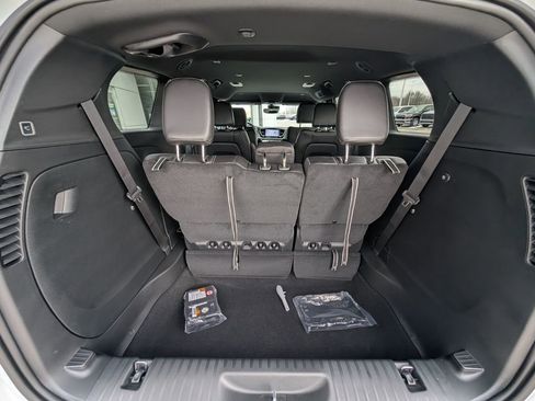 New 2026 Chrysler Pacifica Select image 11