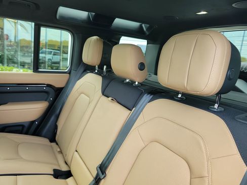 Certified 2025 Land Rover Defender 110 V8 AWD/4WD image 14