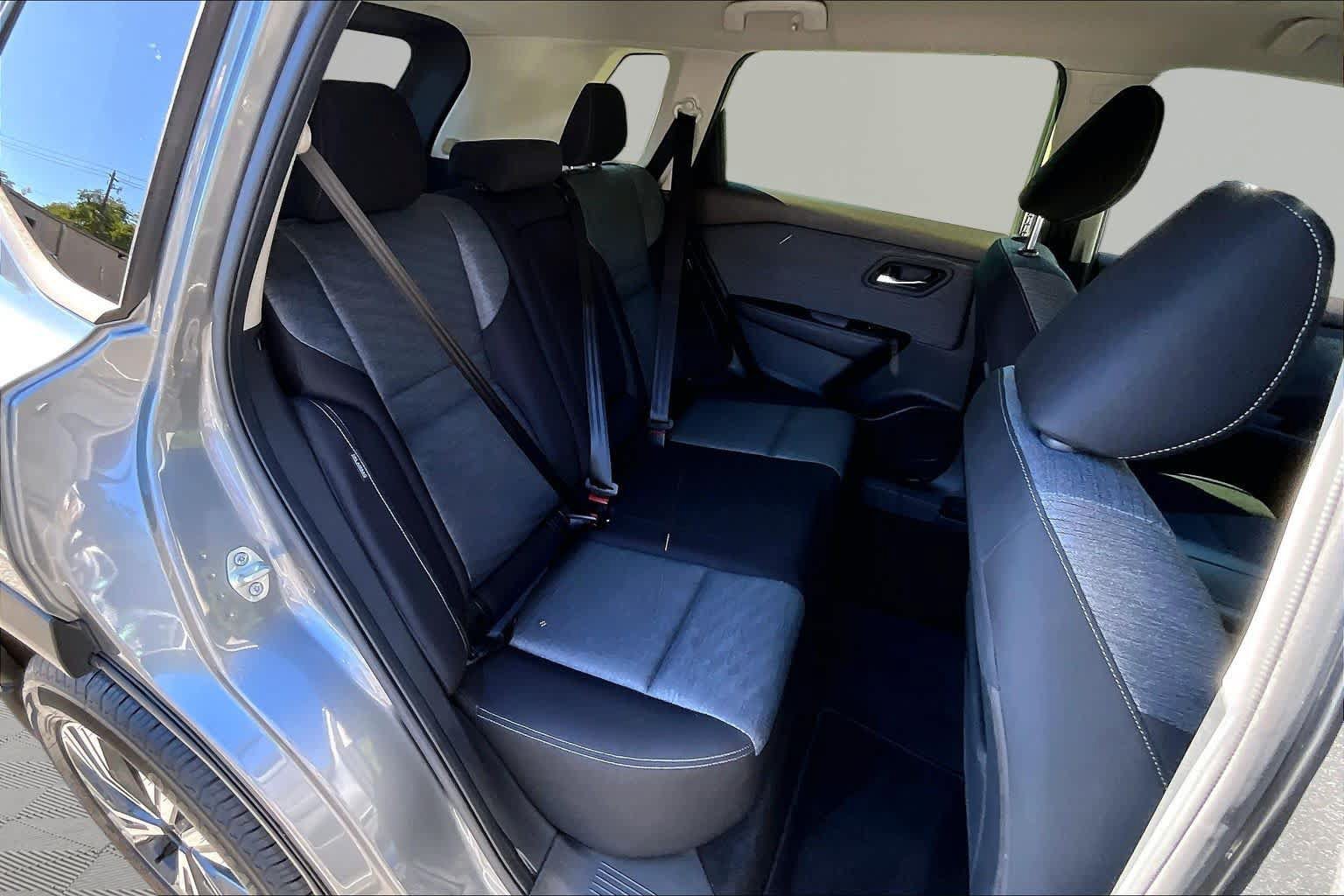 Used 2023 Nissan Rogue SV FWD image 20