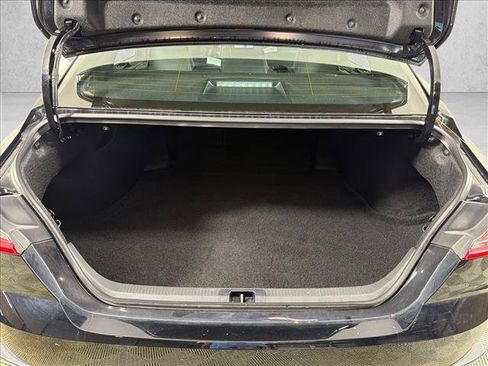 Used 2025 Toyota Camry SE FWD image 18