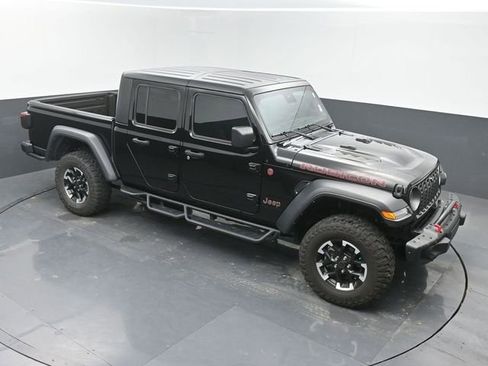 Used 2024 Jeep Gladiator Rubicon w/ Technology Group image 36