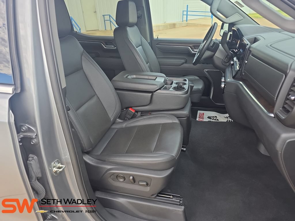 Used 2025 GMC Sierra 1500 SLT AWD/4WD image 10