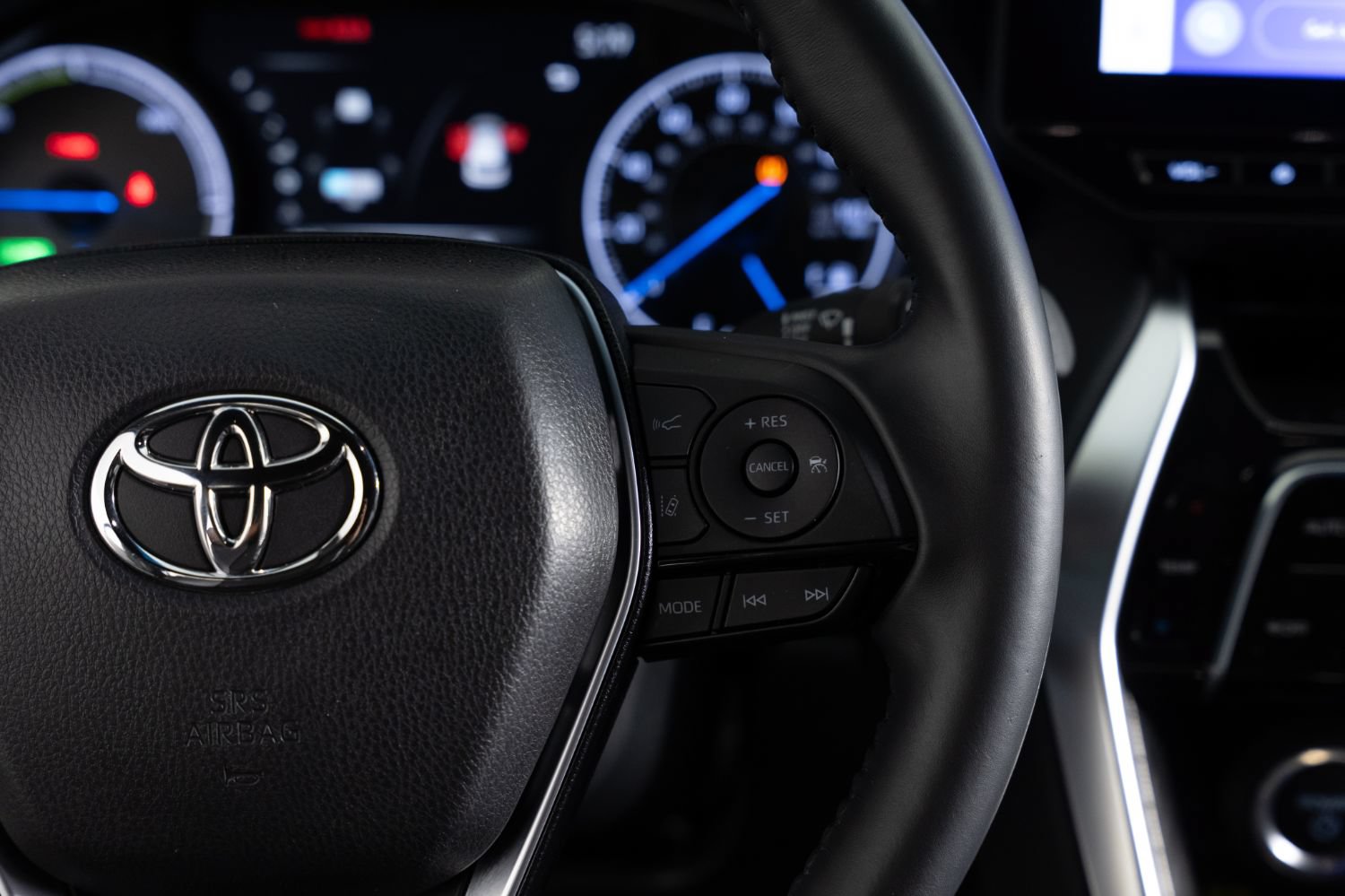 Used 2024 Toyota Venza XLE AWD/4WD image 32