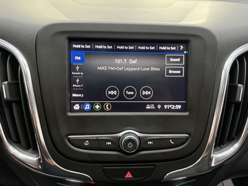 Used 2020 Chevrolet Equinox LT AWD/4WD image 18