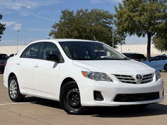 Used 2013 Toyota Corolla LE FWD image 2