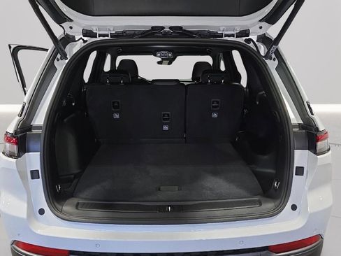 New 2026 Jeep Grand Cherokee Altitude image 22