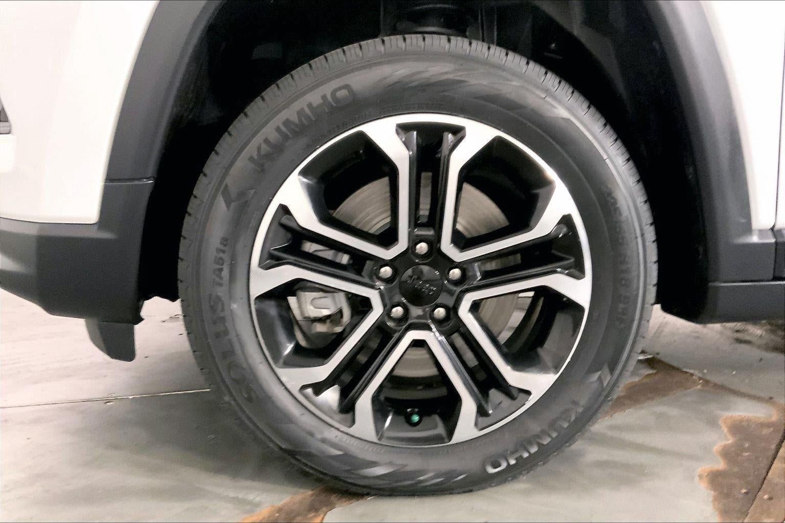 Used 2023 Jeep Compass Limited AWD/4WD image 9