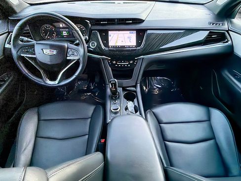 Used 2021 Cadillac XT6 Premium Luxury image 16