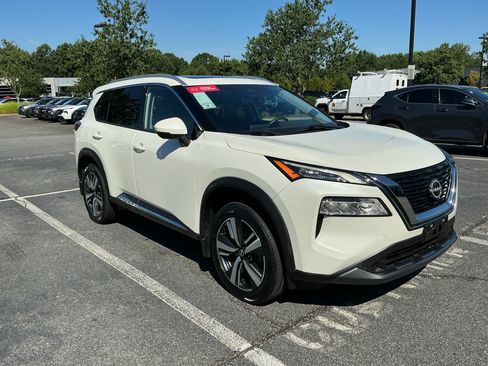 Certified 2023 Nissan Rogue SL AWD/4WD image 6