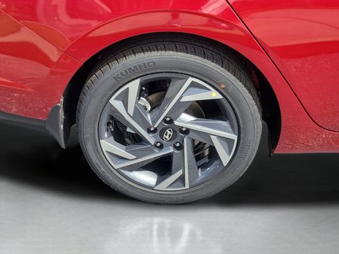 Used 2025 Hyundai Elantra Sport FWD image 30
