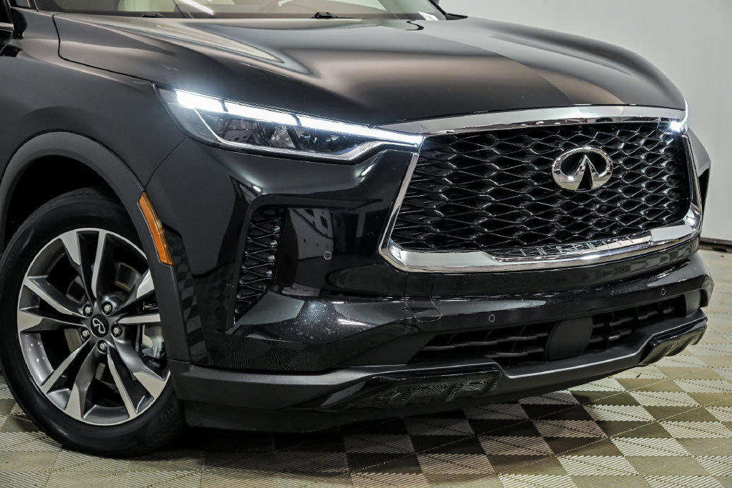 Used 2023 INFINITI QX60 Luxe w/ Cargo Package AWD/4WD image 2