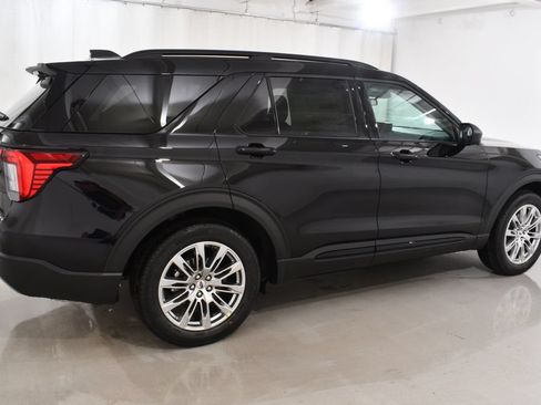 New 2026 Ford Explorer Active w/ Active Comfort Package AWD/4WD image 11