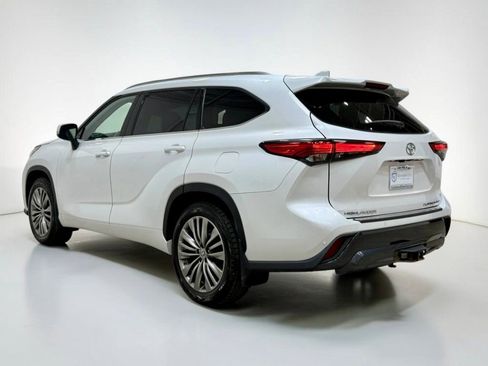 Used 2022 Toyota Highlander Limited image 18