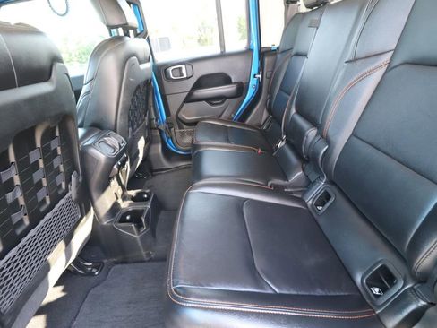 Used 2021 Jeep Gladiator Mojave AWD/4WD image 6
