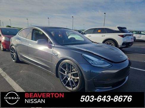 Used 2018 Tesla Model 3 Long Range image 1