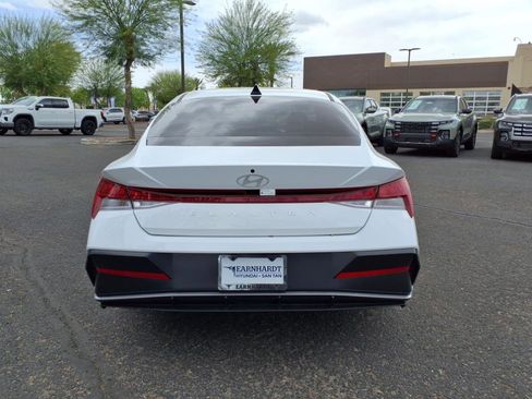 Used 2025 Hyundai Elantra SEL image 5