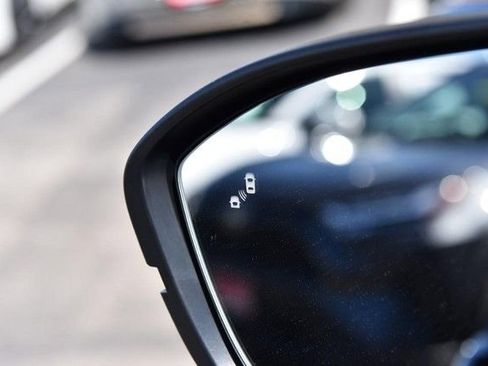 Certified 2024 Nissan Pathfinder SL image 10