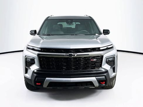 Used 2025 Chevrolet Traverse Z71 image 6