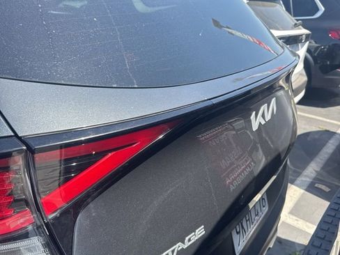 Used 2024 Kia Sportage LX image 4