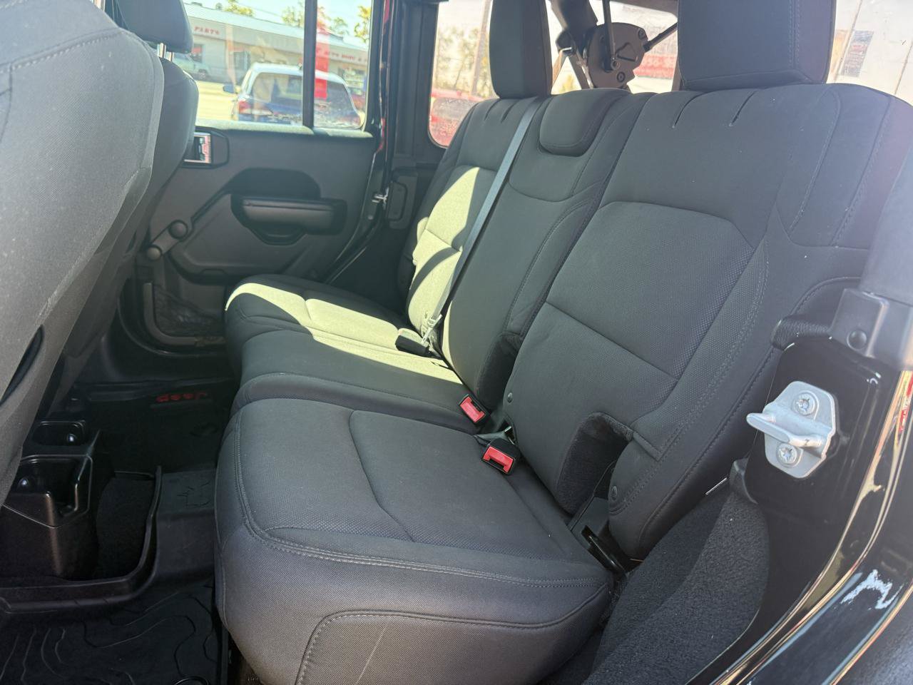 Used 2018 Jeep Wrangler Unlimited Sport AWD/4WD image 10